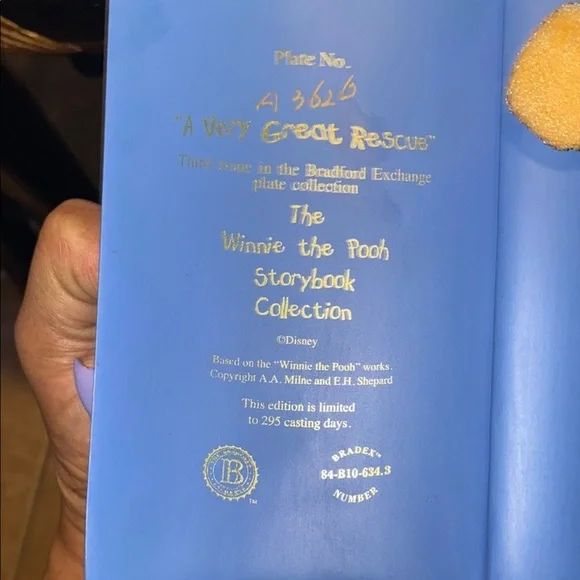 Discontinued Bradford Exchange Winnie The Pooh Book Collection A Very Great Resc - Picture 4 of 5